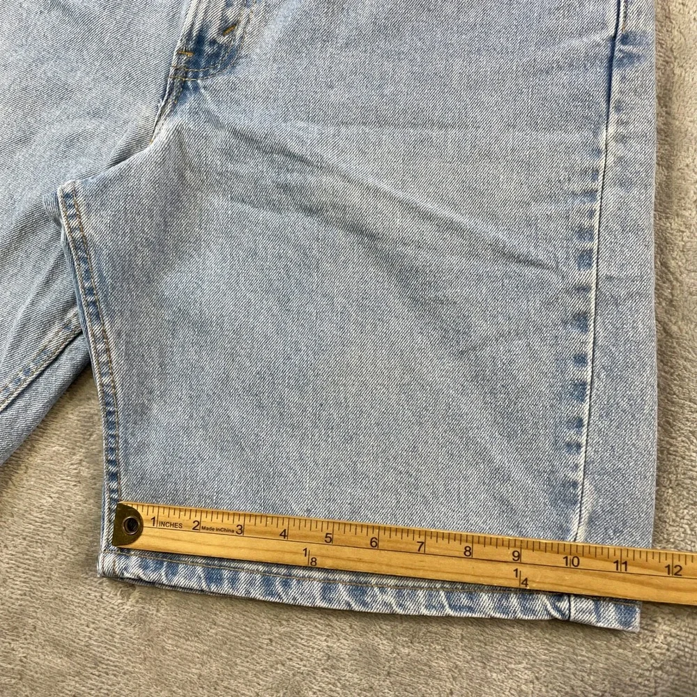 Vintage Levis 550 Denim Shorts Relaxed Fit Mens 34 Blue Light Wash USA Y2K